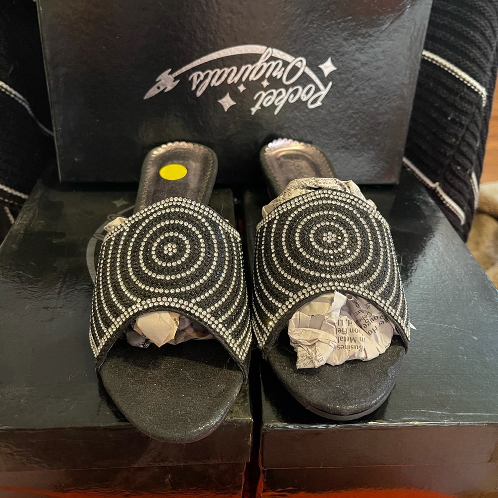 Bella Hanna black rhinestone slides size 8